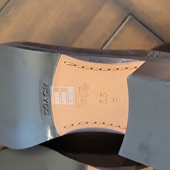 Suede over the knee boots in 5.5 - Picture 4 of 8